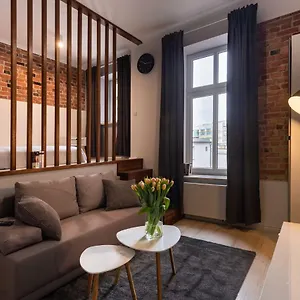 Piękny Klasyczny Apartament W Centrum Poznania Polska
